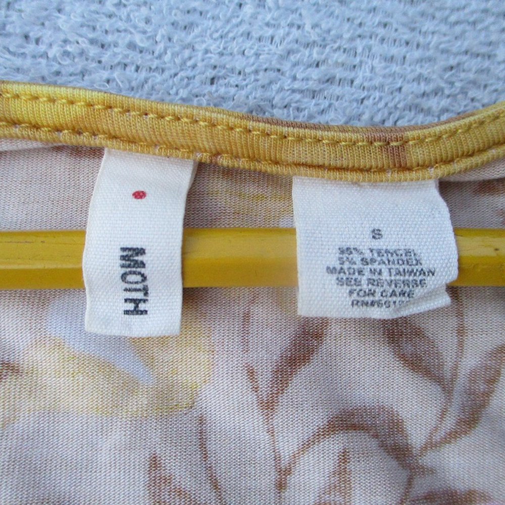 Anthropologie’s Moth Top Women's S Yellow Floral Short Sleeve Pink & Red Flowers - Picture 7 of 13